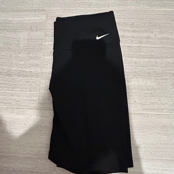Nike Capri Leggings - Picture 1 of 2